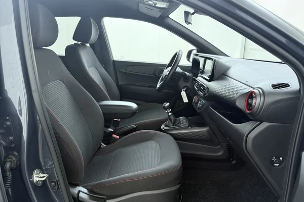 Hyundai i10 (2022) — foto 18 van 20