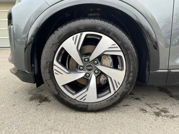 AUDI Q6 e-tron (2025) — foto 15 van 24