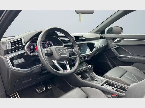 Audi Q3 Sportback (2020) — foto 28 van 29