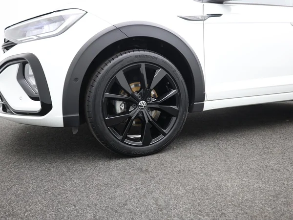 VOLKSWAGEN Taigo (2023) — foto 3 van 20