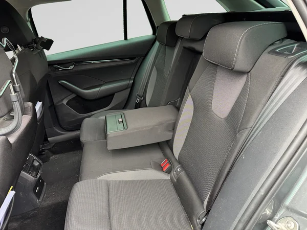 SKODA Octavia Combi (2024) — foto 7 van 24