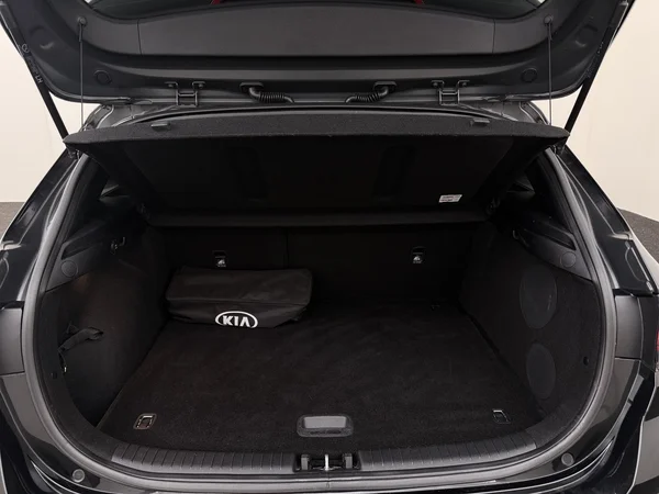 KIA Cee'd (2021) — foto 8 van 27