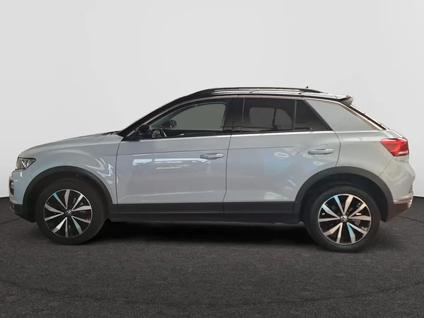 VOLKSWAGEN T-Roc (2021) — foto 12 van 22