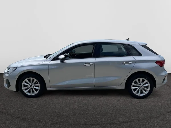 AUDI A3 Sportback (2024) — foto 13 van 21