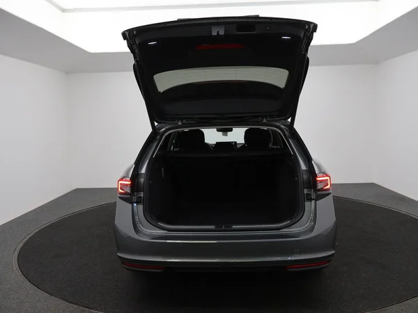 SKODA Superb SW (2025) — foto 24 van 31