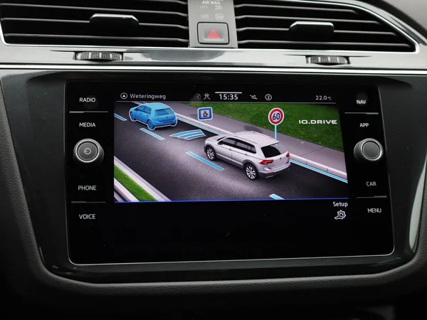Volkswagen Tiguan (2022) — foto 22 van 39