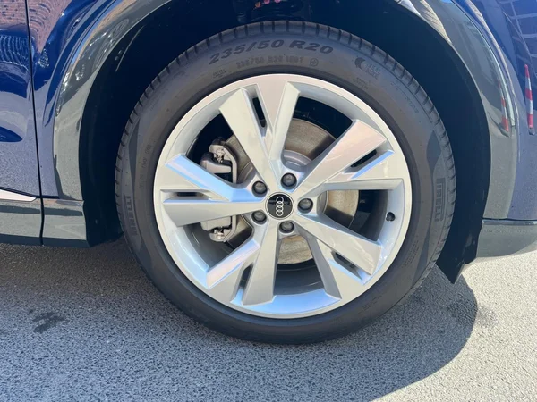 AUDI Q4 e-tron (2025) — foto 17 van 24