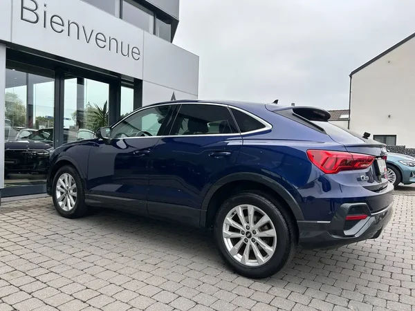 Audi Q3 (2022) — foto 19 van 28