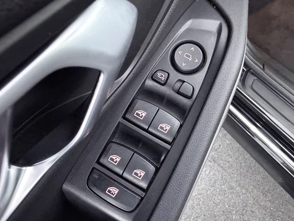 BMW 330 (2021) — foto 20 van 32