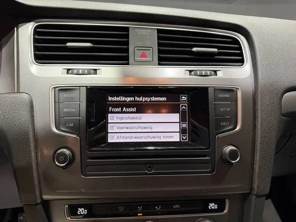 Volkswagen Golf (2016) — foto 5 van 21