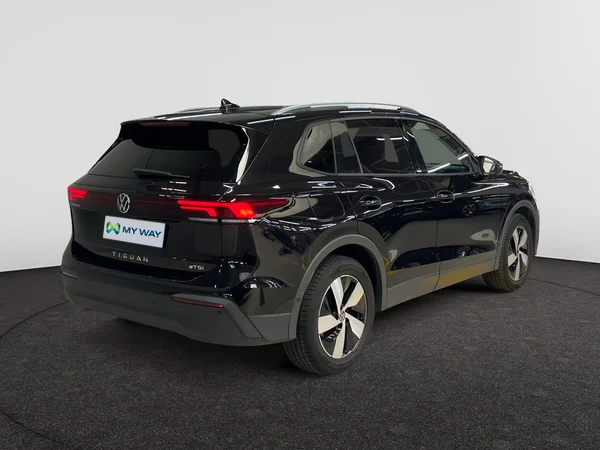 VOLKSWAGEN Tiguan (2024) — foto 10 van 16