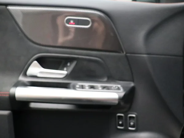 Mercedes-Benz GLA (2025) — foto 4 van 36