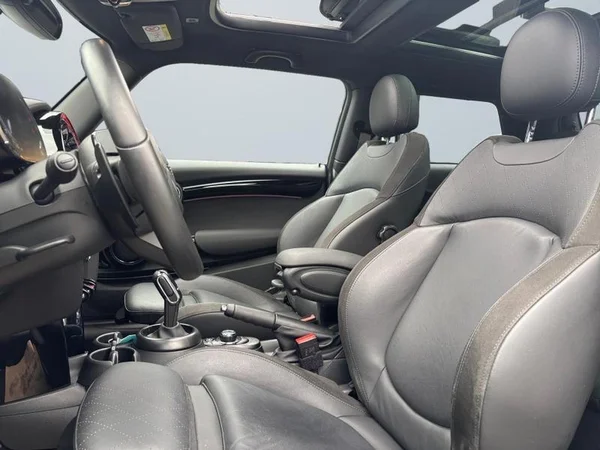 MINI Mini (F56 LCI II) (2023) — foto 2 van 31