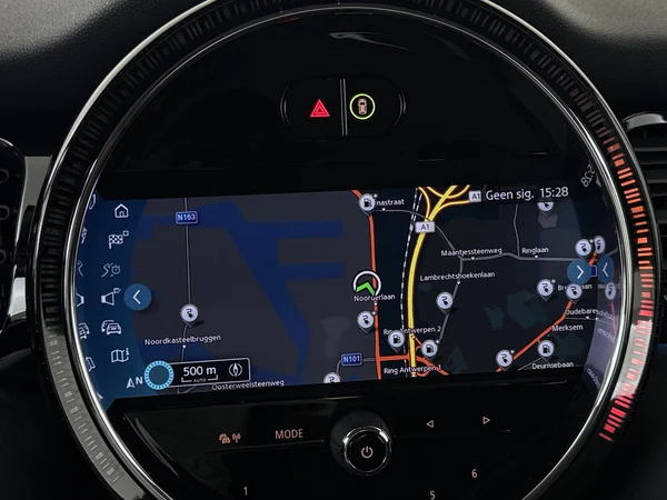 MINI Cooper SE (2023) — foto 10 van 31