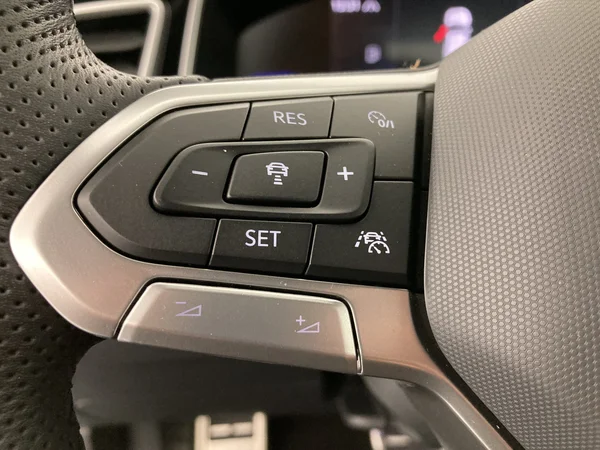 VOLKSWAGEN T-Roc Cabriolet (2025) — foto 18 van 36