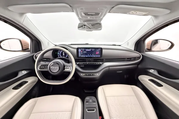 Fiat E-500 (2022) — foto 15 van 35