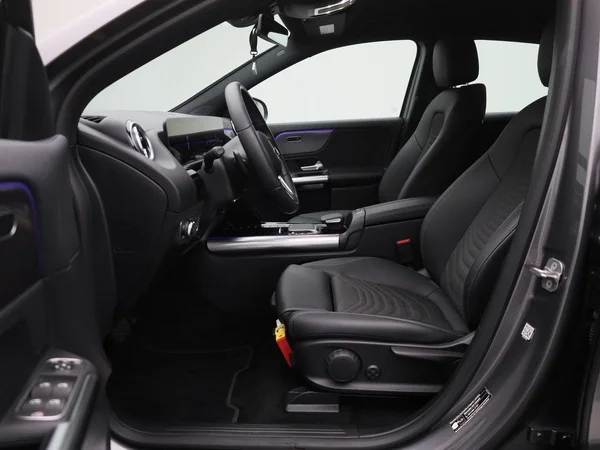 Mercedes-Benz EQA (2024) — foto 3 van 43