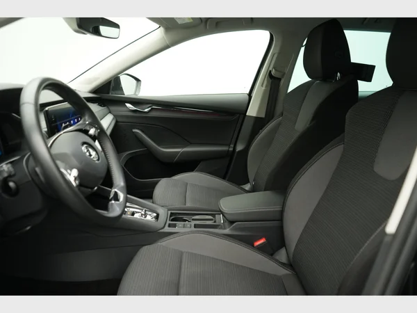 SKODA Octavia Combi (2024) — foto 9 van 29
