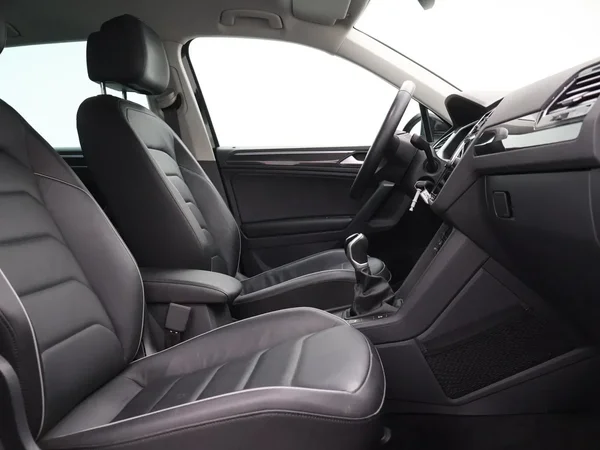 Volkswagen Tiguan (2021) — foto 22 van 27