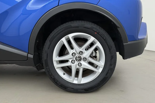 Toyota C-HR Hybrid (HEV) (2021) — foto 23 van 26