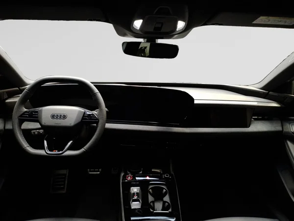 AUDI A6 Avant e-tron (2025) — foto 10 van 16