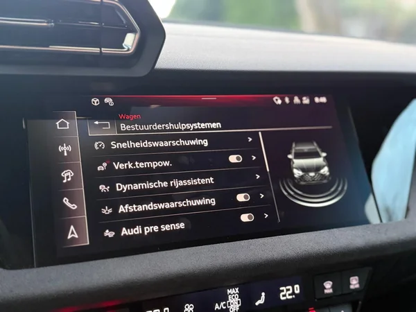 AUDI A3 Alltstreet (2024) — foto 20 van 32