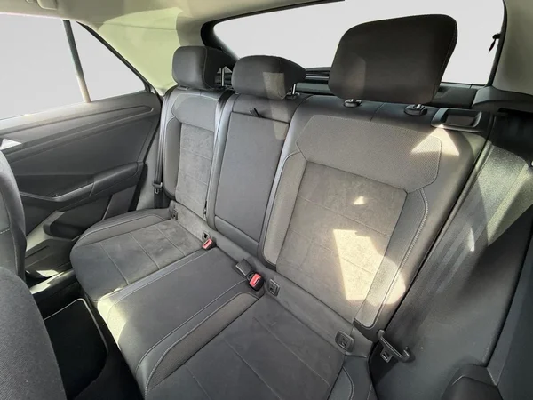 VOLKSWAGEN T-Roc (2022) — foto 13 van 25