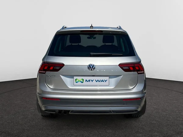 VOLKSWAGEN Tiguan (2019) — foto 15 van 22