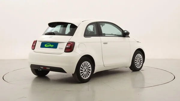 Fiat E-500 (2023) — foto 16 van 20