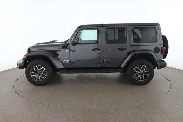 Jeep Wrangler Unlimited (2022) — foto 9 van 16