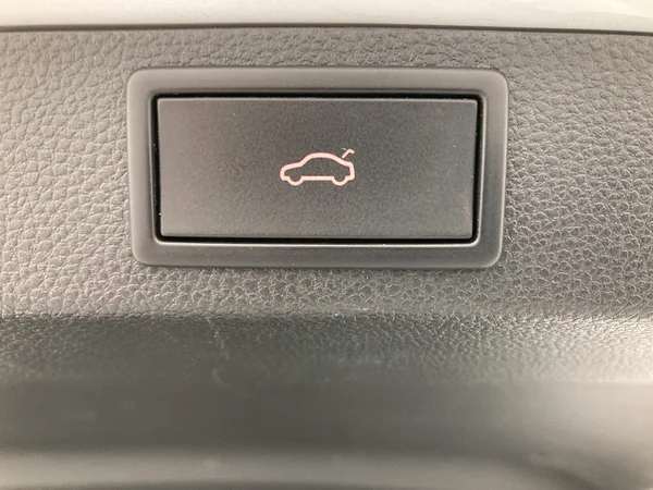 SKODA Karoq (2023) — foto 18 van 36