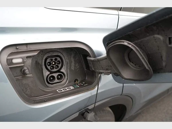AUDI Q4 e-tron (2023) — foto 14 van 31