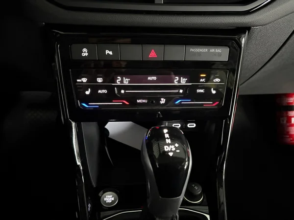 VOLKSWAGEN T-Cross (2025) — foto 3 van 24