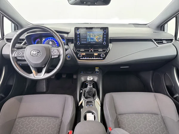 TOYOTA Corolla (2022) — foto 27 van 27