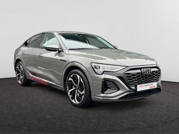 AUDI Q8 e-tron Sportback (2025) — foto 19 van 24