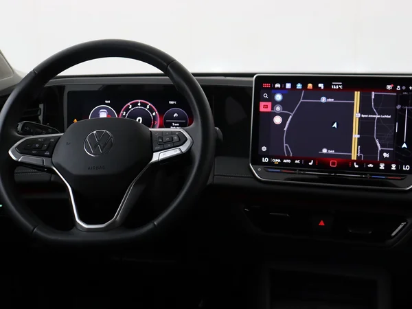 VOLKSWAGEN Tiguan (2025) — foto 17 van 18
