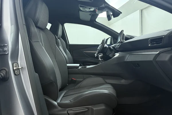 Peugeot 3008 (2023) — foto 22 van 24