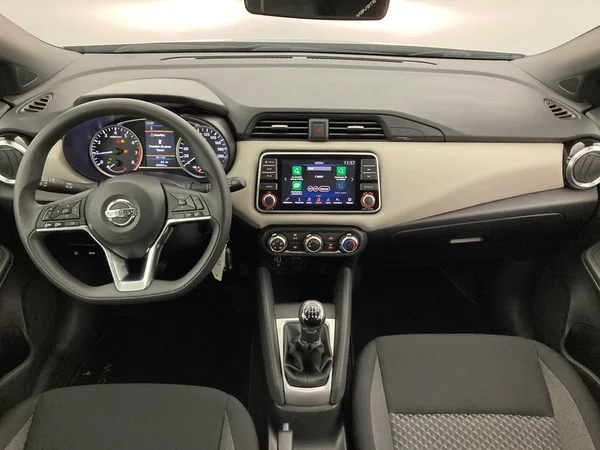 NISSAN Micra (2022) — foto 6 van 36