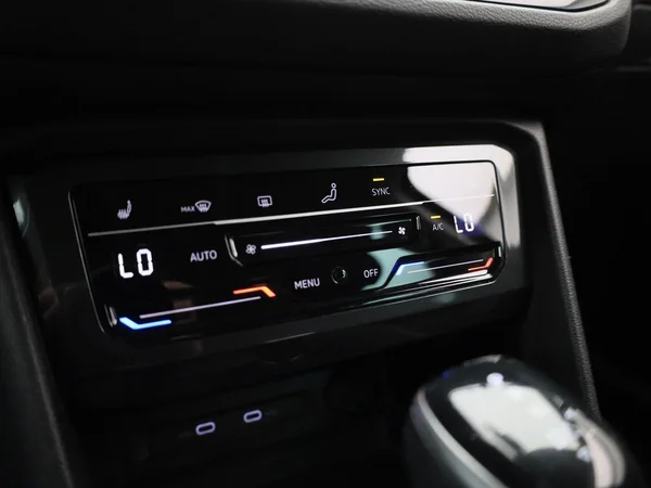 Volkswagen Tiguan (2022) — foto 15 van 36