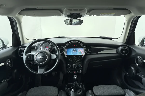 Mini Mini 5 Doors (F55 LCI II) (2021) — foto 23 van 23
