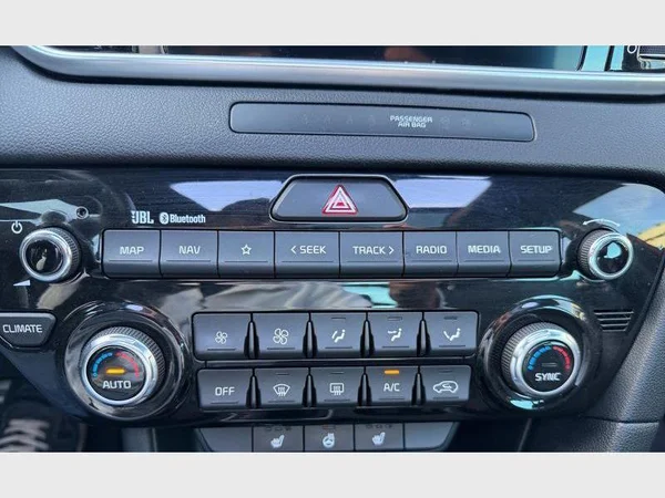 Kia SPORTAGE (2021) — foto 8 van 29
