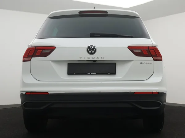 VOLKSWAGEN Tiguan eHybrid (PHEV) (2023) — foto 19 van 26