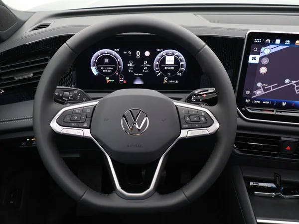 VOLKSWAGEN Tiguan (2026) — foto 13 van 24