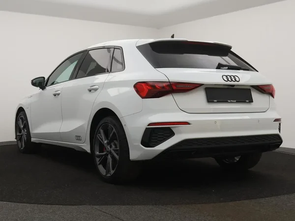 Audi A3 (2023) — foto 16 van 26