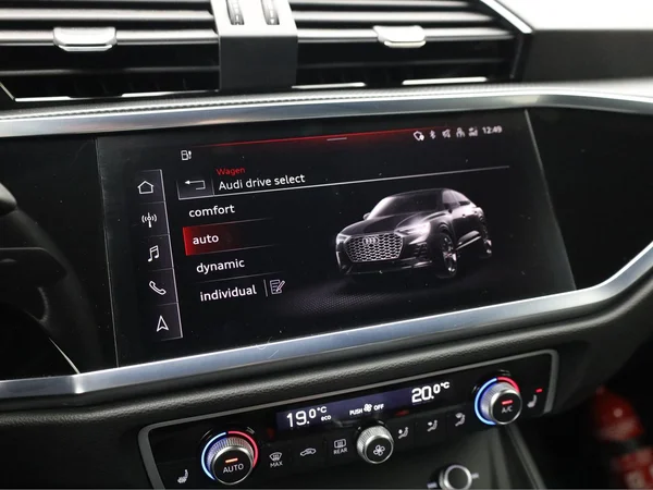 AUDI Q3 Sportback PHEV (2023) — foto 16 van 24