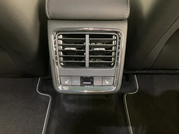 SKODA Enyaq (2022) — foto 17 van 35