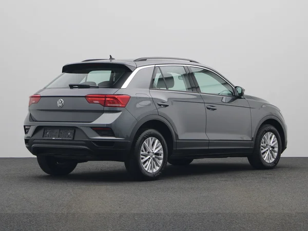 VOLKSWAGEN T-Roc (2019) — foto 10 van 17