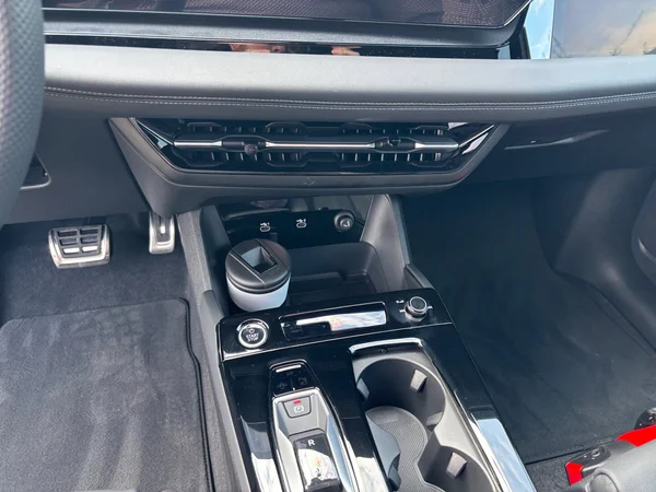 AUDI Q6 e-tron (2025) — foto 4 van 24