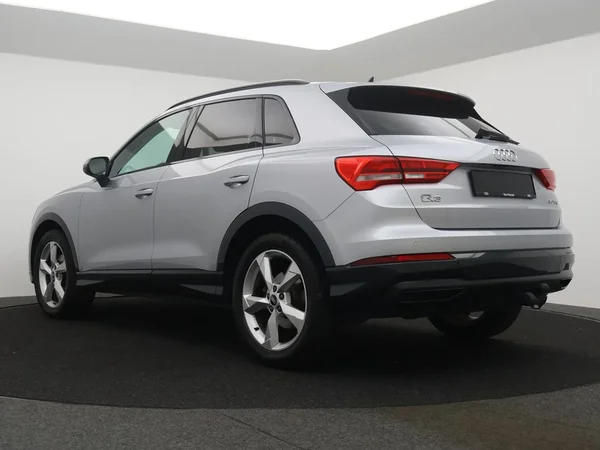 Audi Q3 (2022) — foto 18 van 25