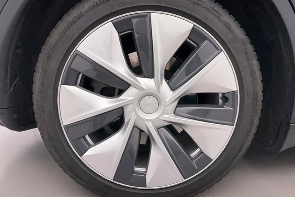 Tesla Model 3 (2023) — foto 20 van 30
